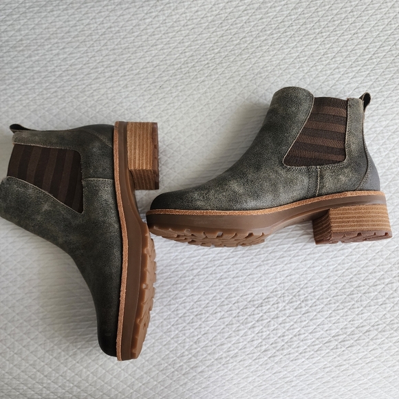 KORK-EASE. NEW. Wayling Sole Boots. Leather Upper. - Picture 8 of 10